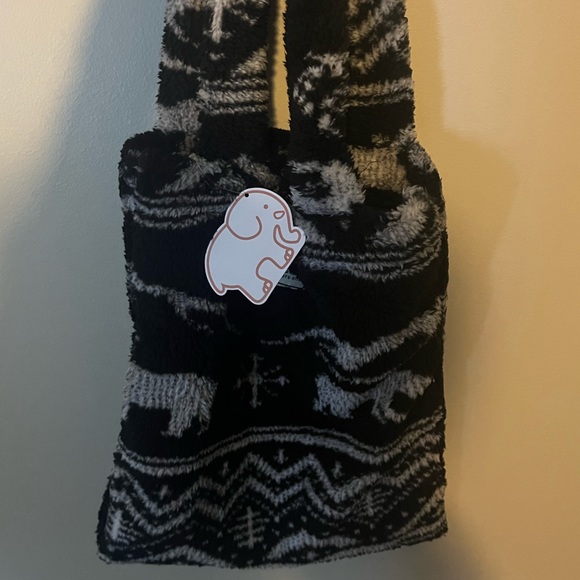 Women’s/Girls Brand New in package IVORY ELLA POLAR BEAR FAIRISLE SHERPA TOTE - Picture 2 of 3